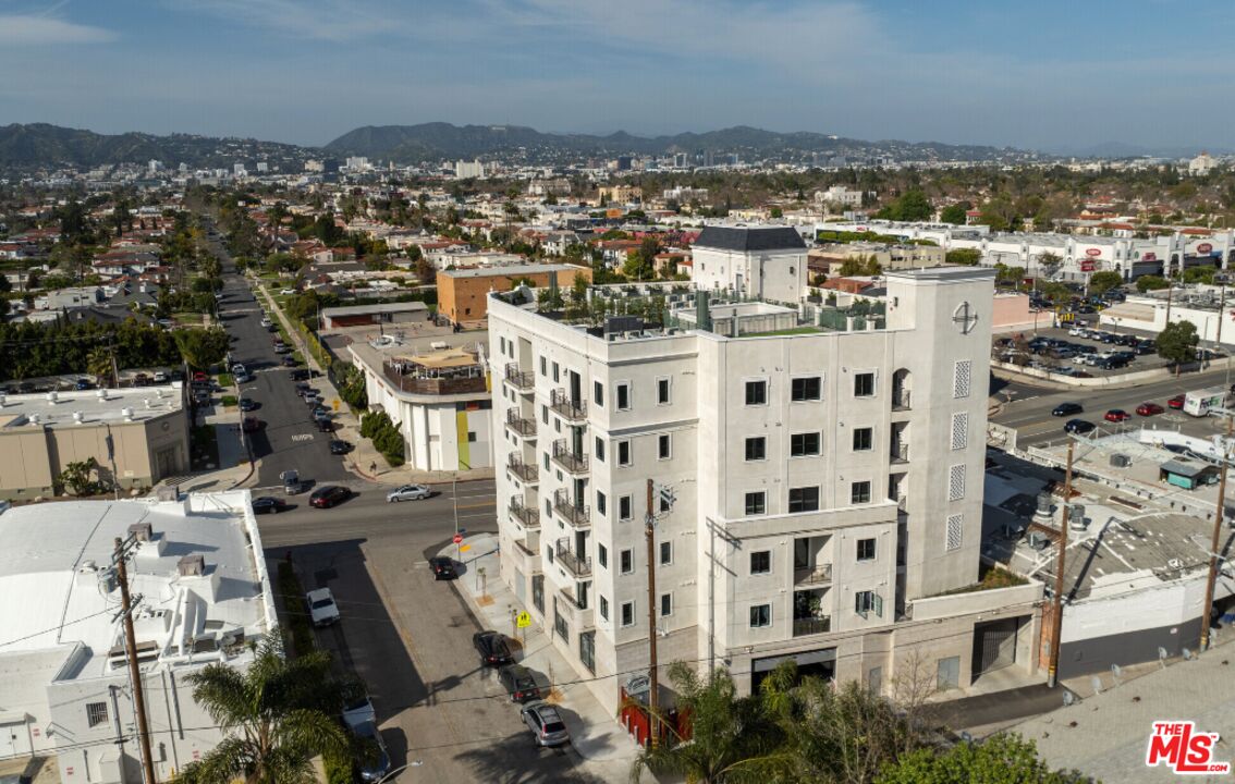 5768 W 3rd St Unit: 207