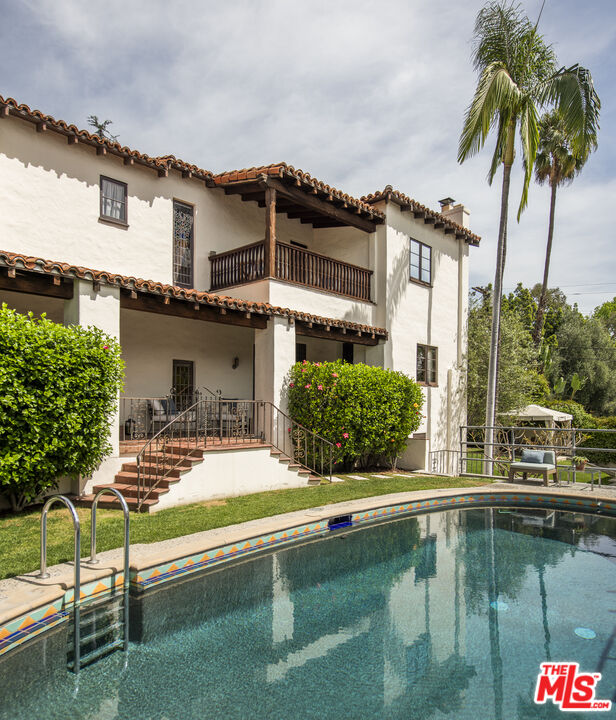 5470 Los Feliz Blvd