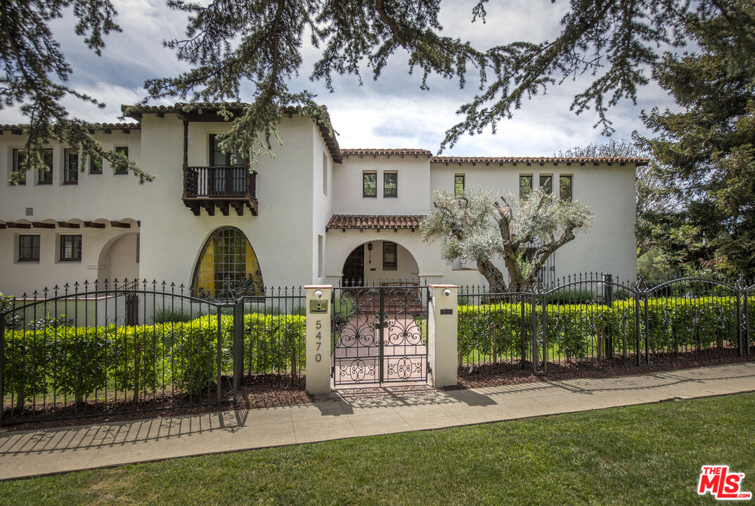 5470 Los Feliz Blvd