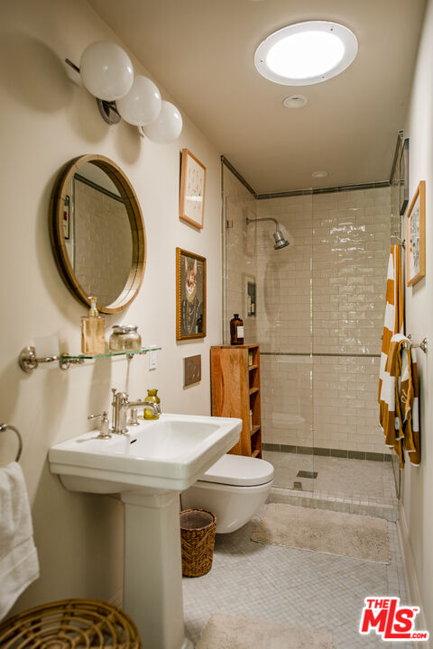 819 N La Jolla Ave