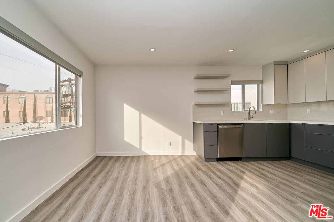 425 S Willaman Dr Unit: 204