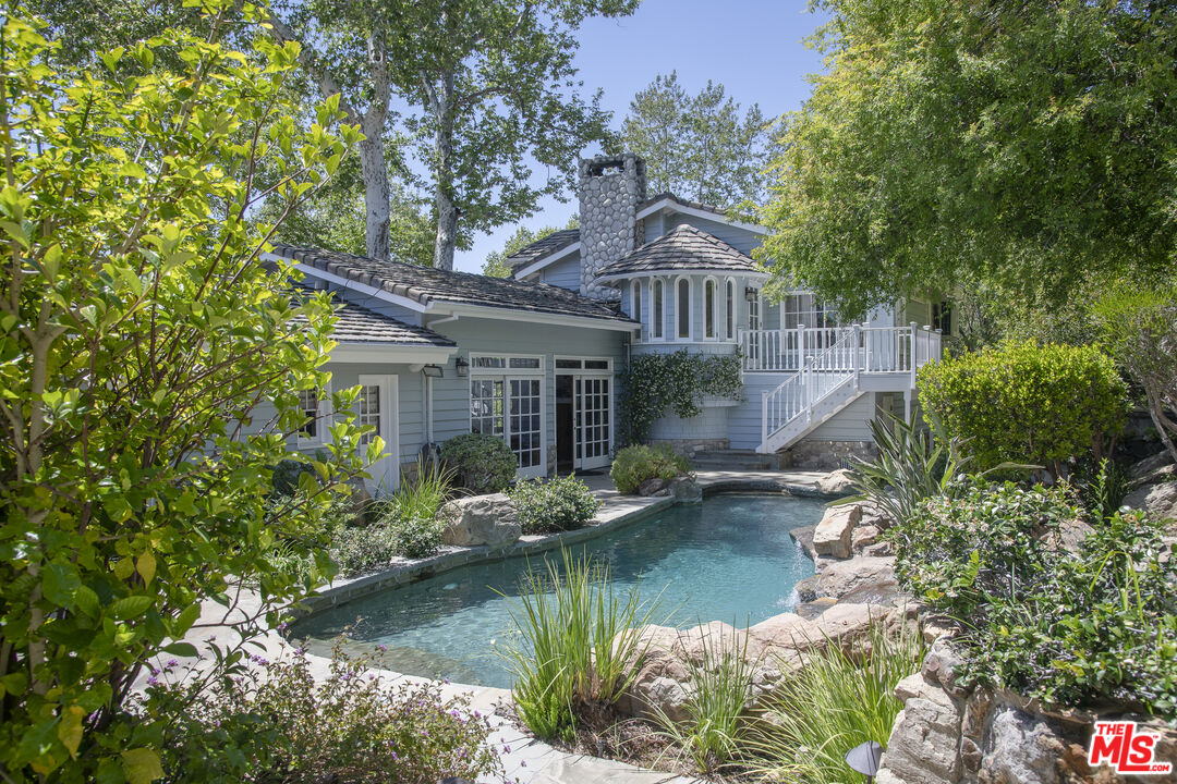33269 Mulholland Hwy