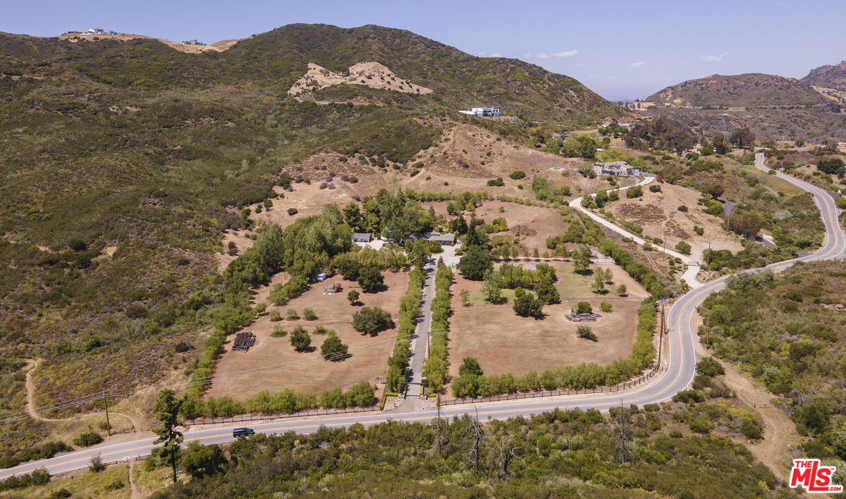 33269 Mulholland Hwy