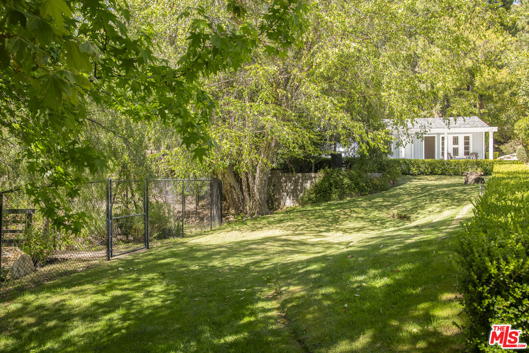 33269 Mulholland Hwy