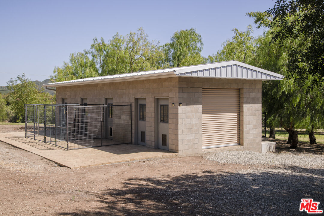 33269 Mulholland Hwy