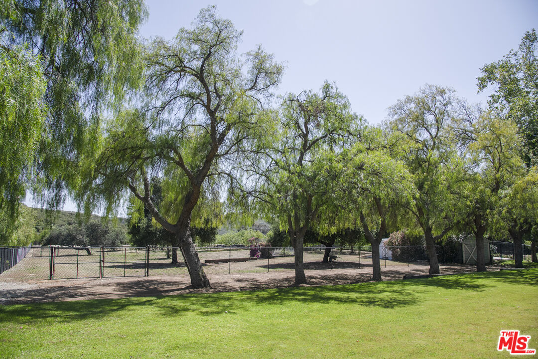 33269 Mulholland Hwy
