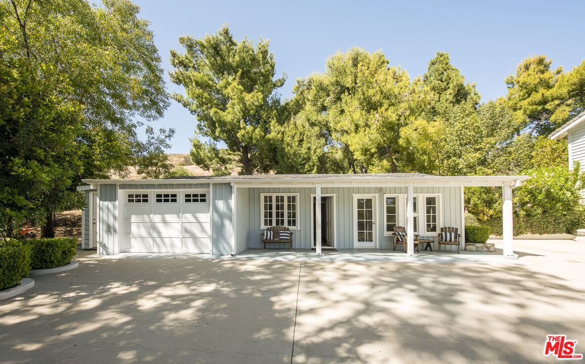 33269 Mulholland Hwy