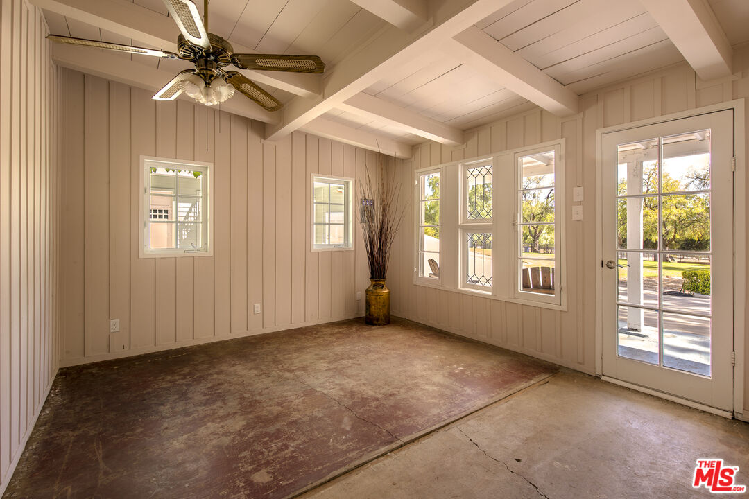 33269 Mulholland Hwy