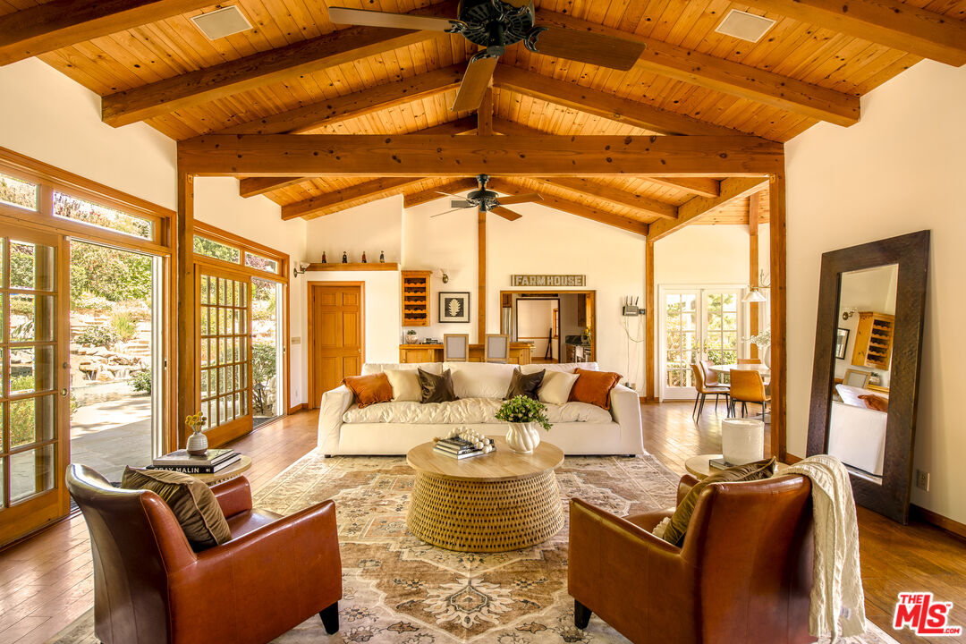 33269 Mulholland Hwy