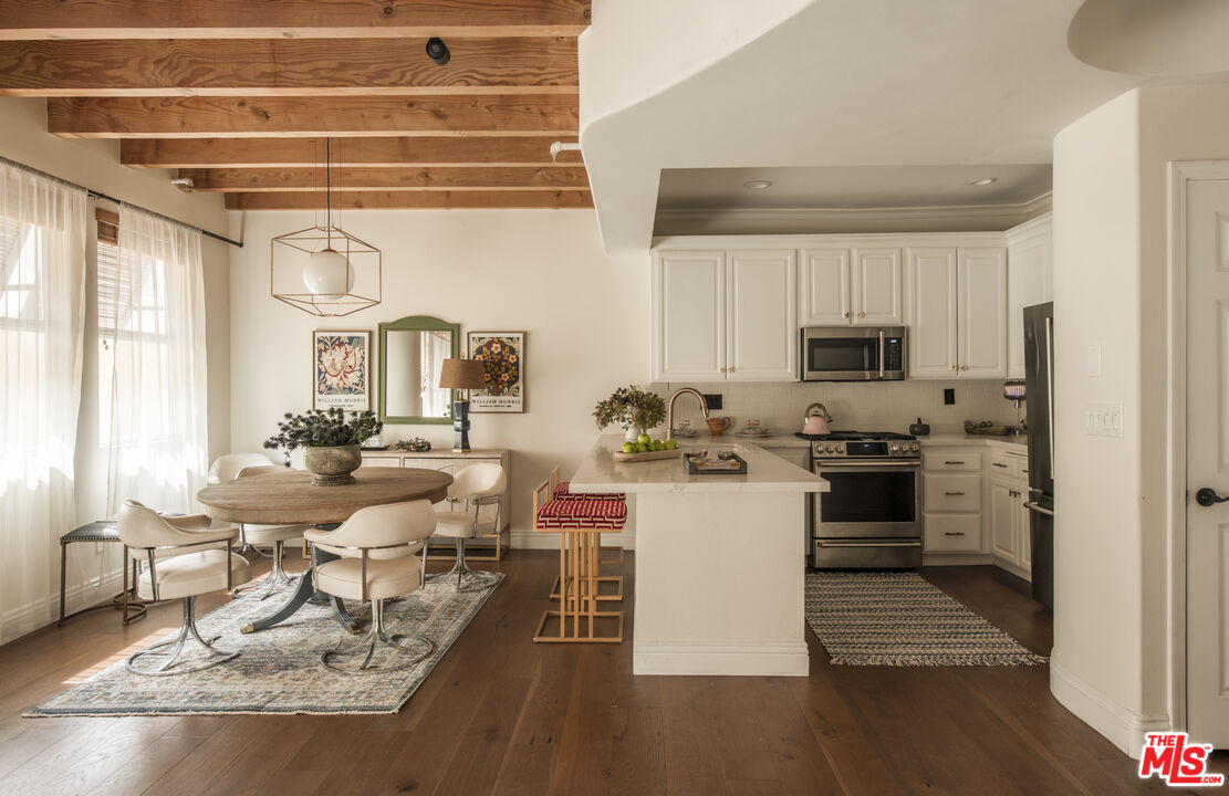 4360 Ventura Canyon Ave Unit: 3