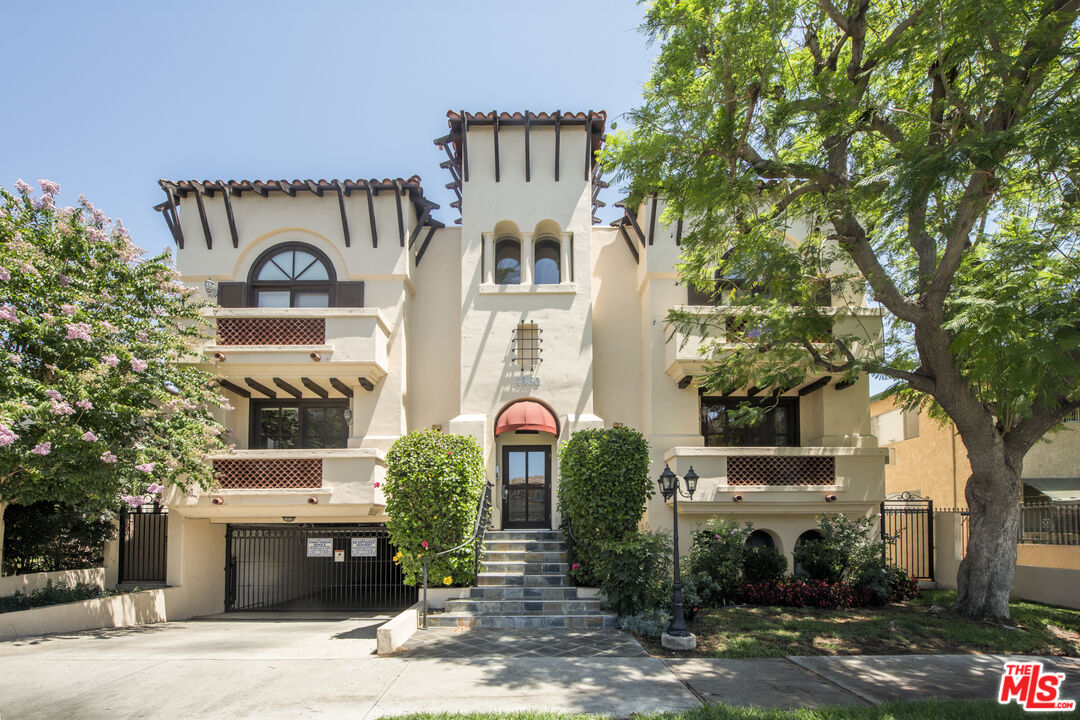 4360 Ventura Canyon Ave Unit: 3