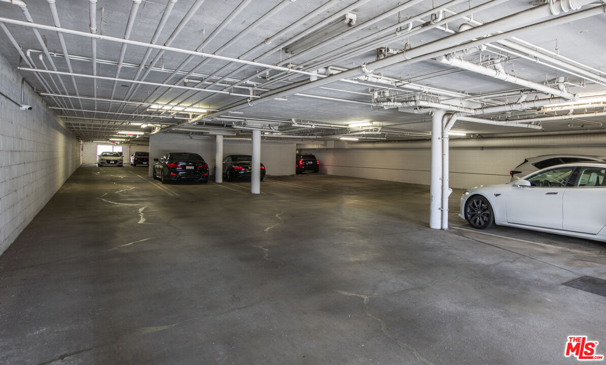 4360 Ventura Canyon Ave Unit: 3