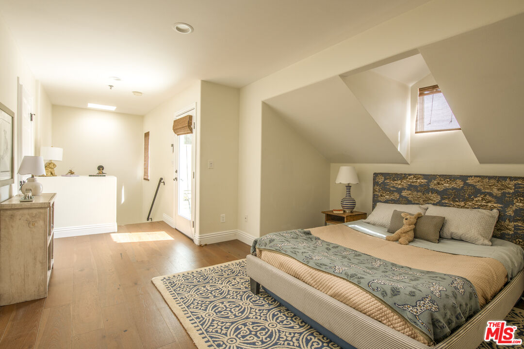 4360 Ventura Canyon Ave Unit: 3