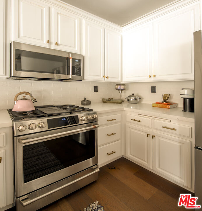 4360 Ventura Canyon Ave Unit: 3