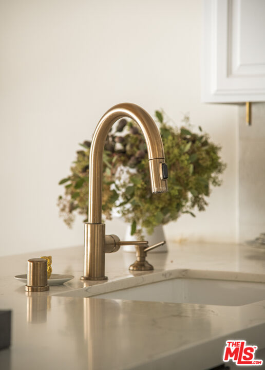 4360 Ventura Canyon Ave Unit: 3