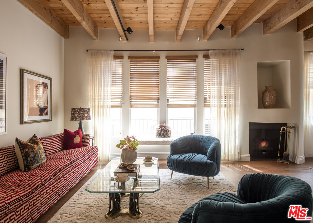 4360 Ventura Canyon Ave Unit: 3