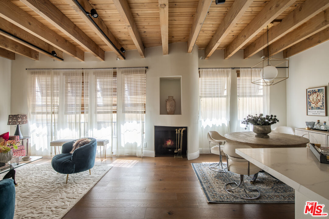 4360 Ventura Canyon Ave Unit: 3