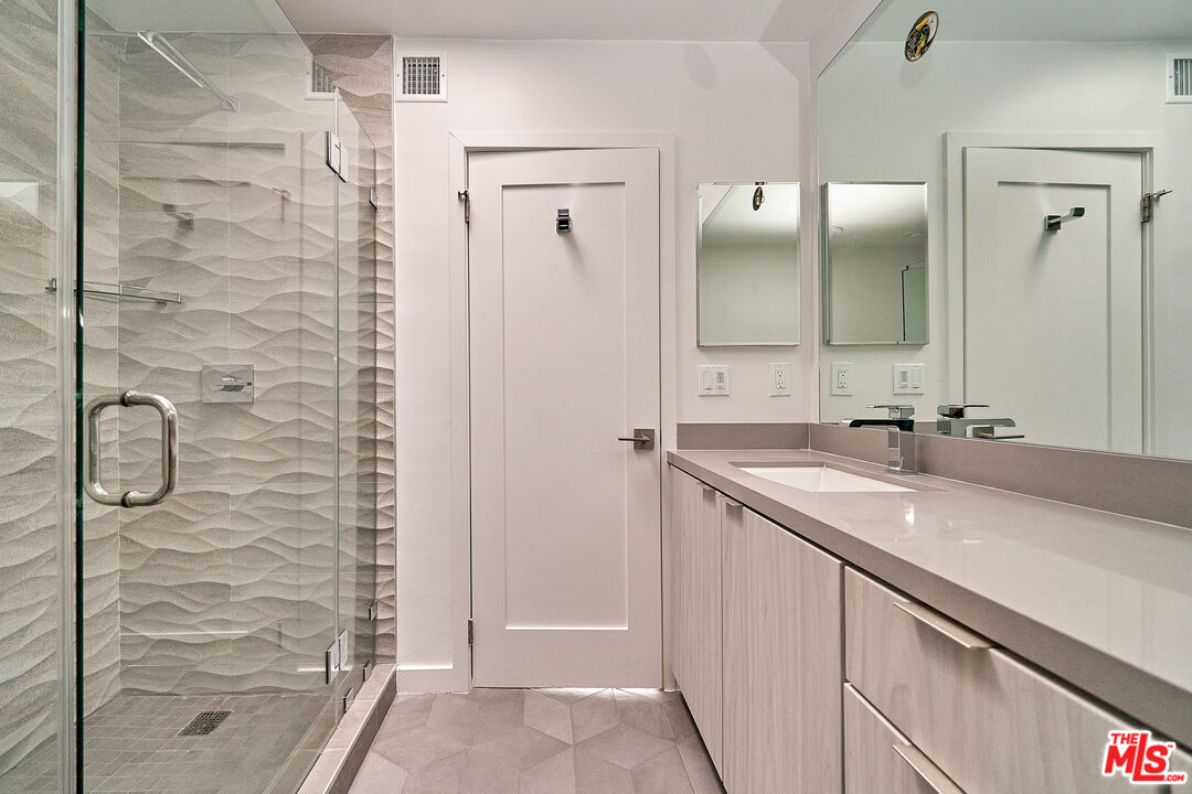 425 S Willaman Dr Unit: 203