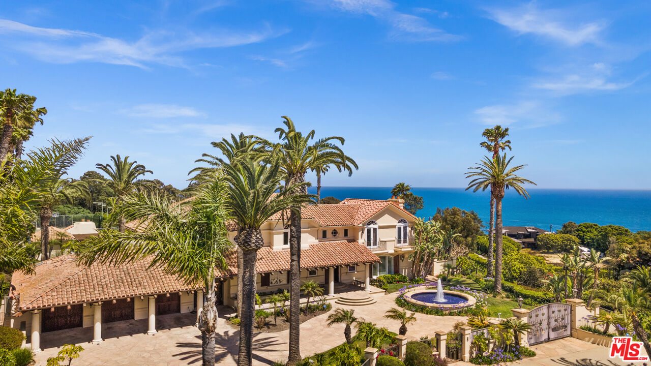 7160 Dume Dr