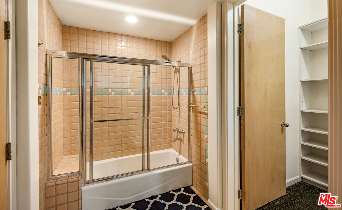 3780 Multiview Dr