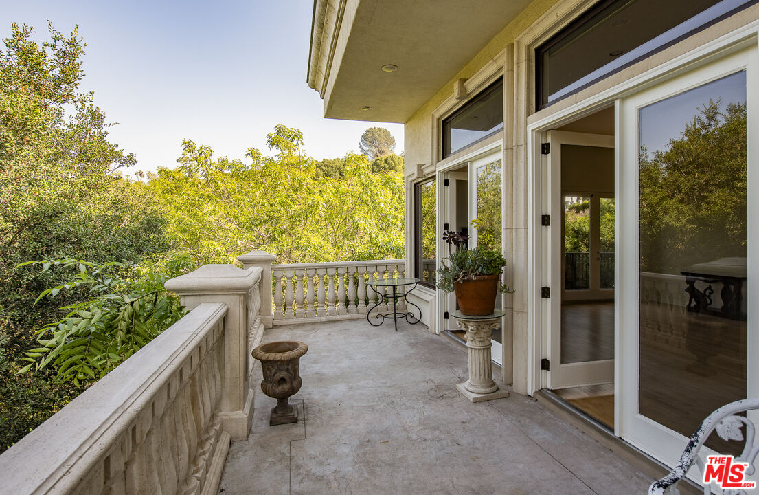 3780 Multiview Dr