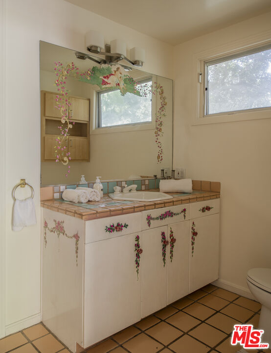 3780 Multiview Dr