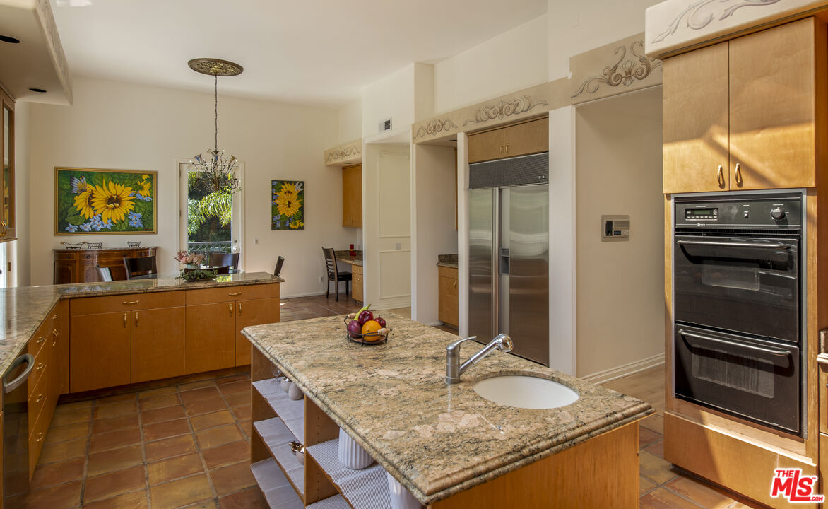 3780 Multiview Dr