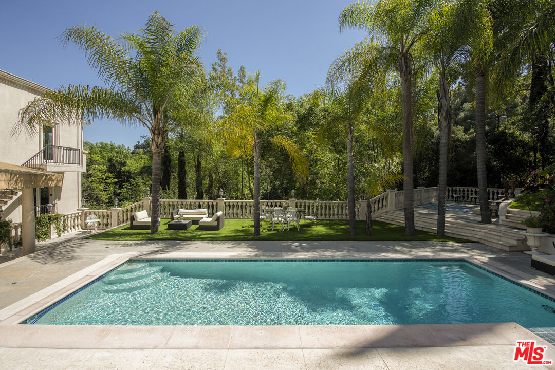 3780 Multiview Dr