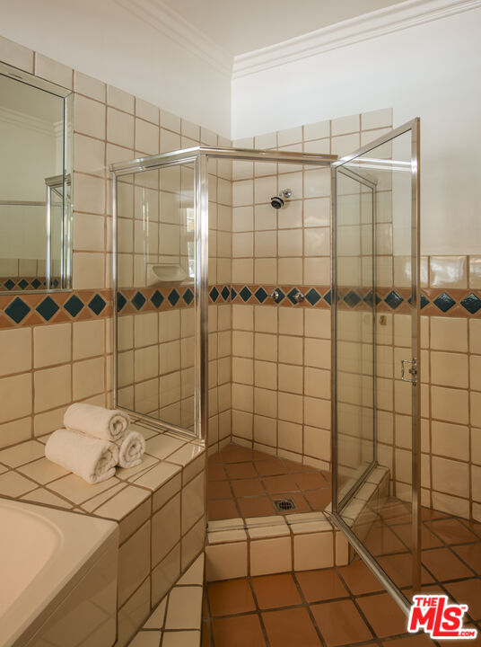 3780 Multiview Dr