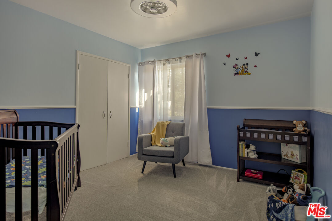199 E Altadena Dr