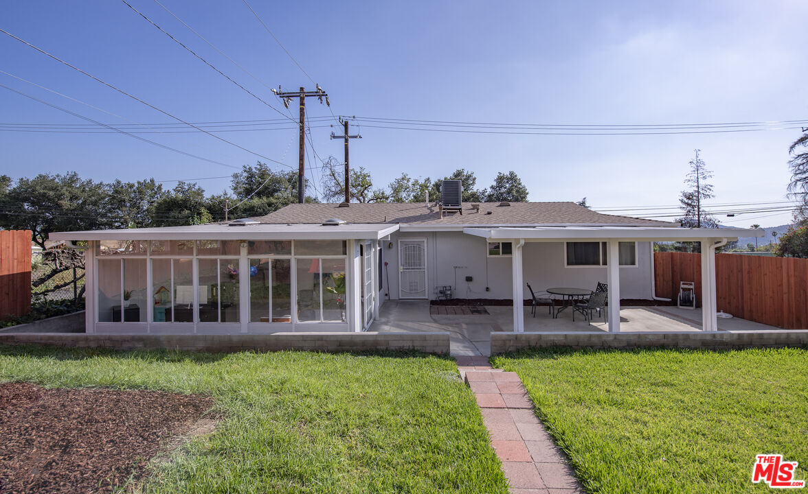 199 E Altadena Dr