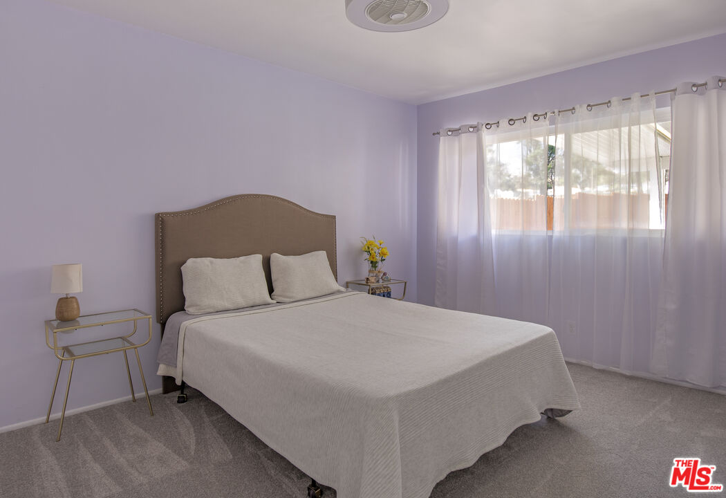 199 E Altadena Dr