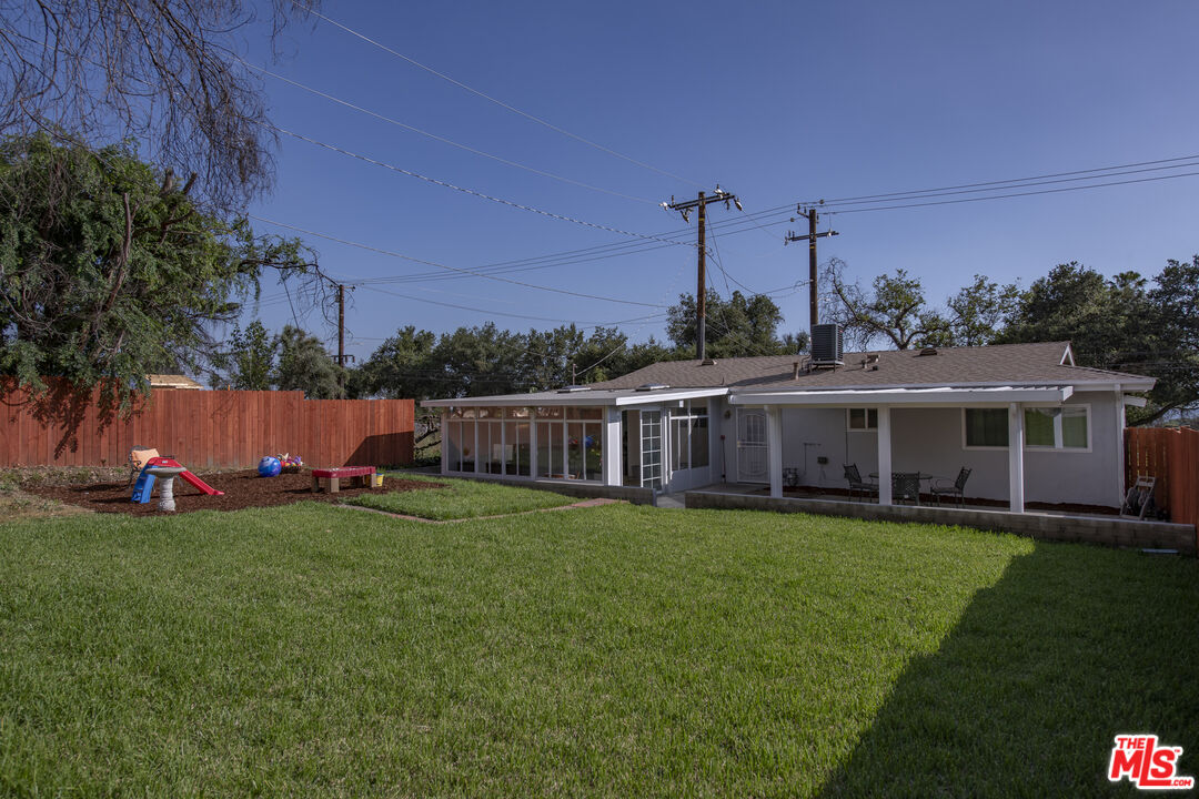 199 E Altadena Dr
