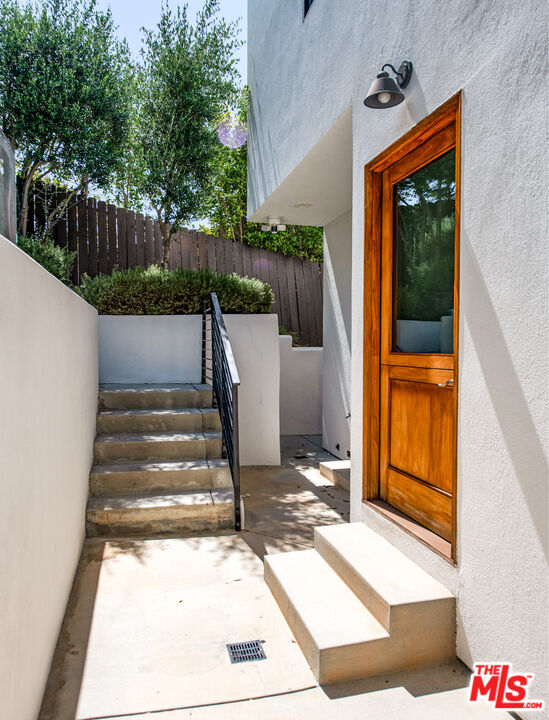 3606 Berry Dr
