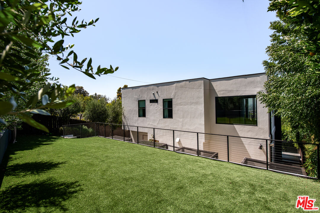 3606 Berry Dr