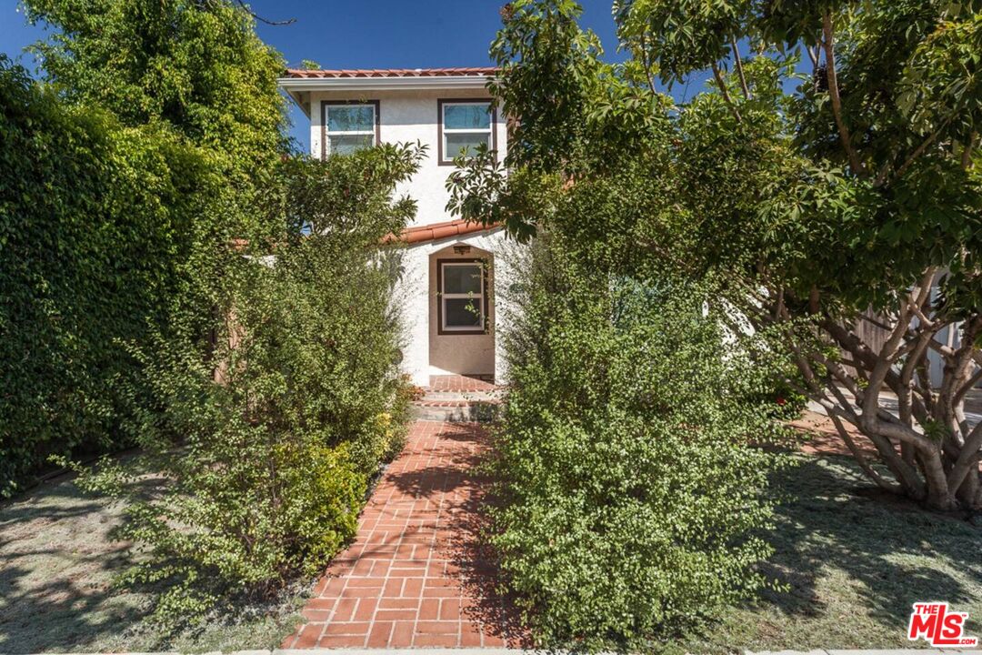 3226 Hutchison Ave