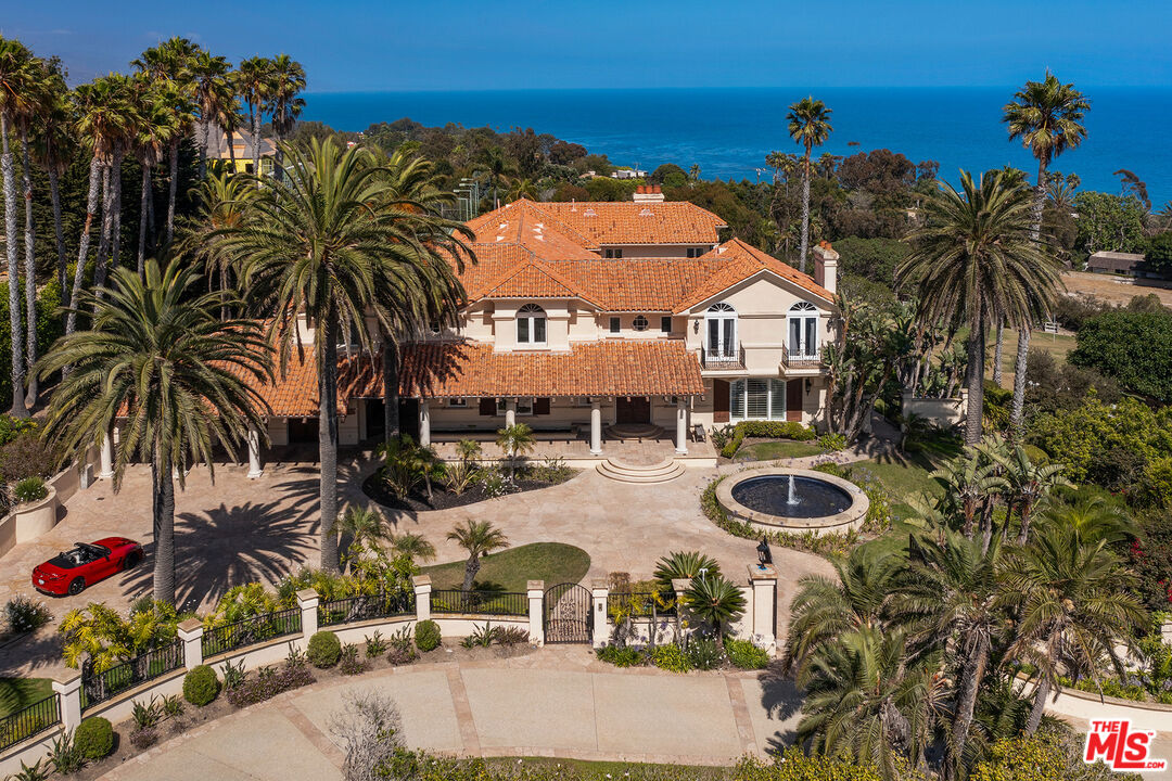 7160 Dume Dr