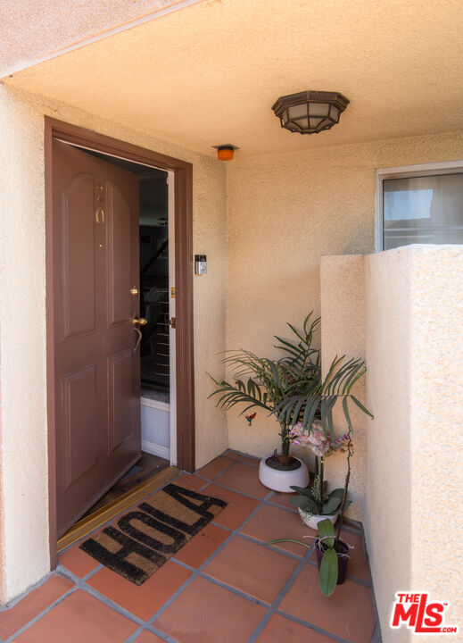 11306 Moorpark St Unit: 20