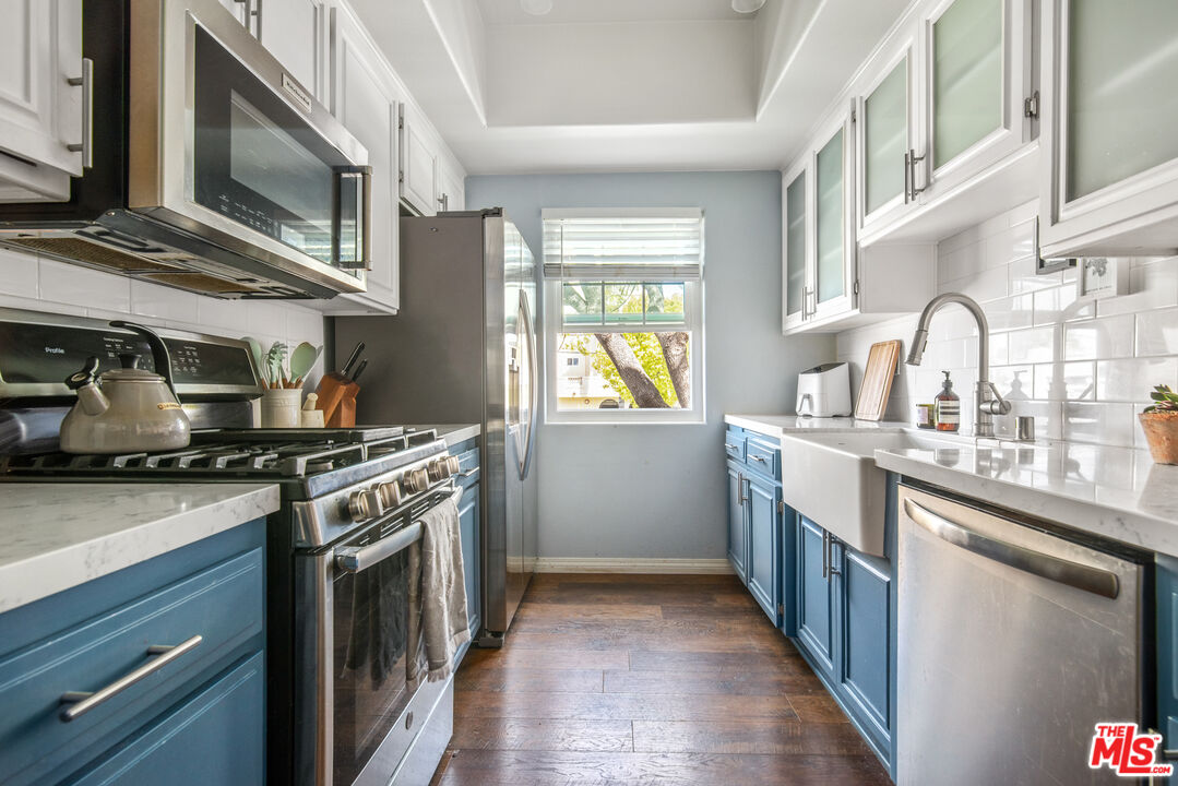 11306 Moorpark St Unit: 20