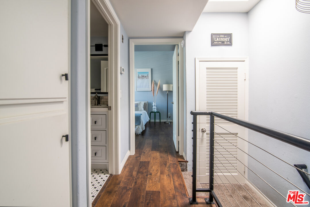 11306 Moorpark St Unit: 20