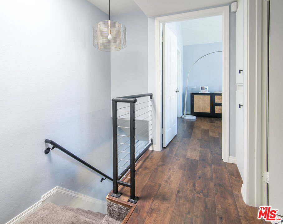 11306 Moorpark St Unit: 20