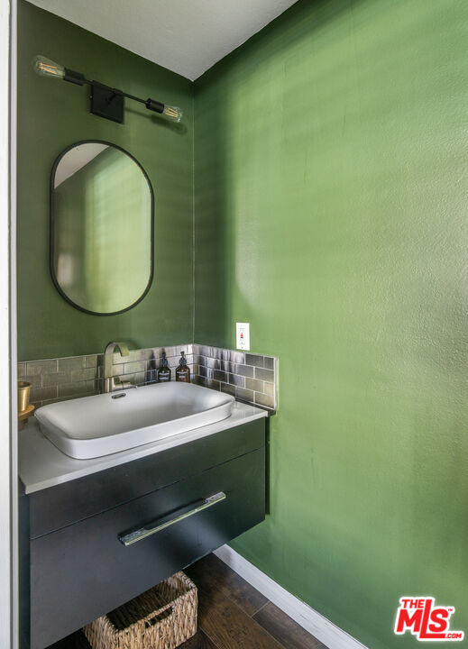 11306 Moorpark St Unit: 20