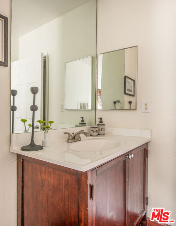 4361 Berryman Ave Unit: 12