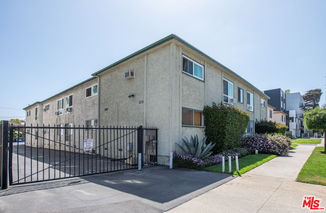 4361 Berryman Ave Unit: 12