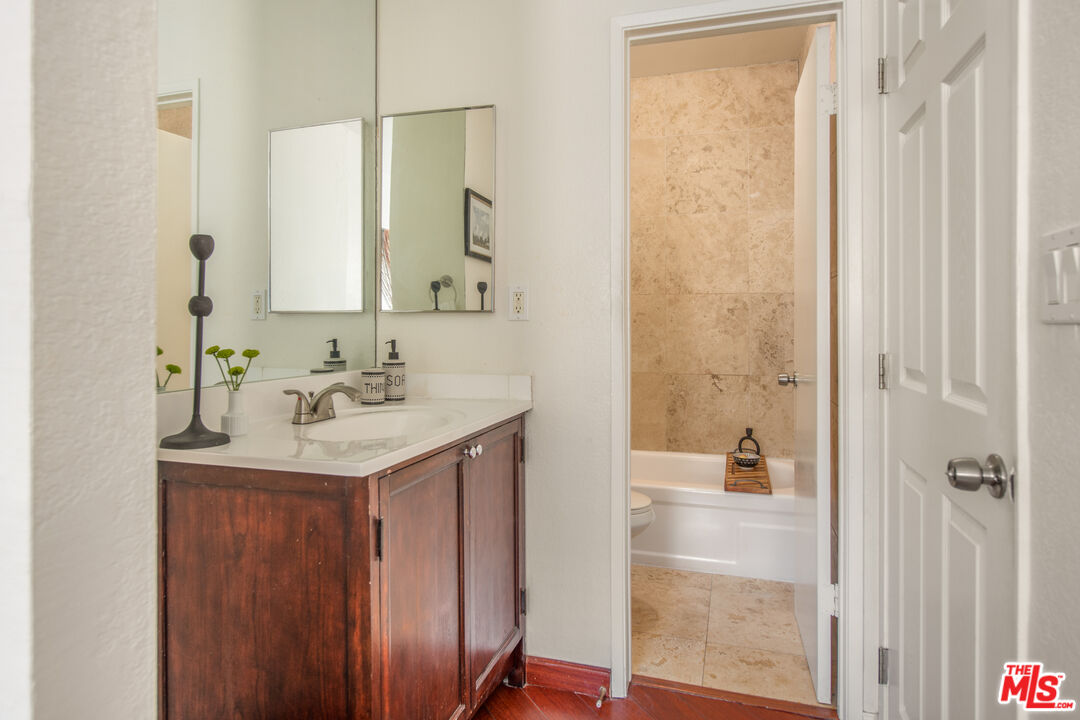 4361 Berryman Ave Unit: 12