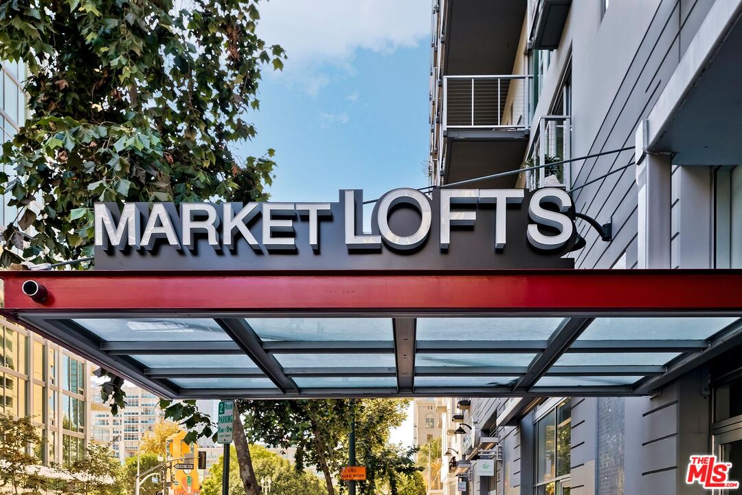 645 W 9th St Unit: 500
