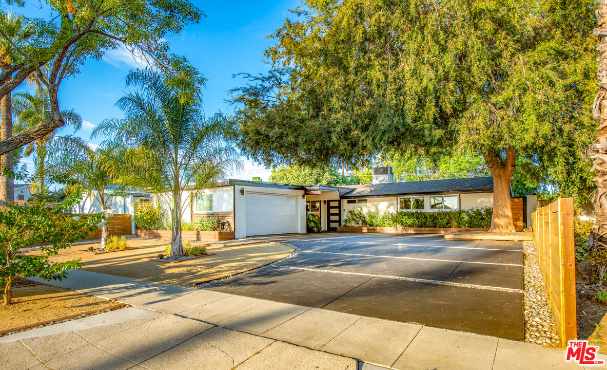 6504 Rhea Ave