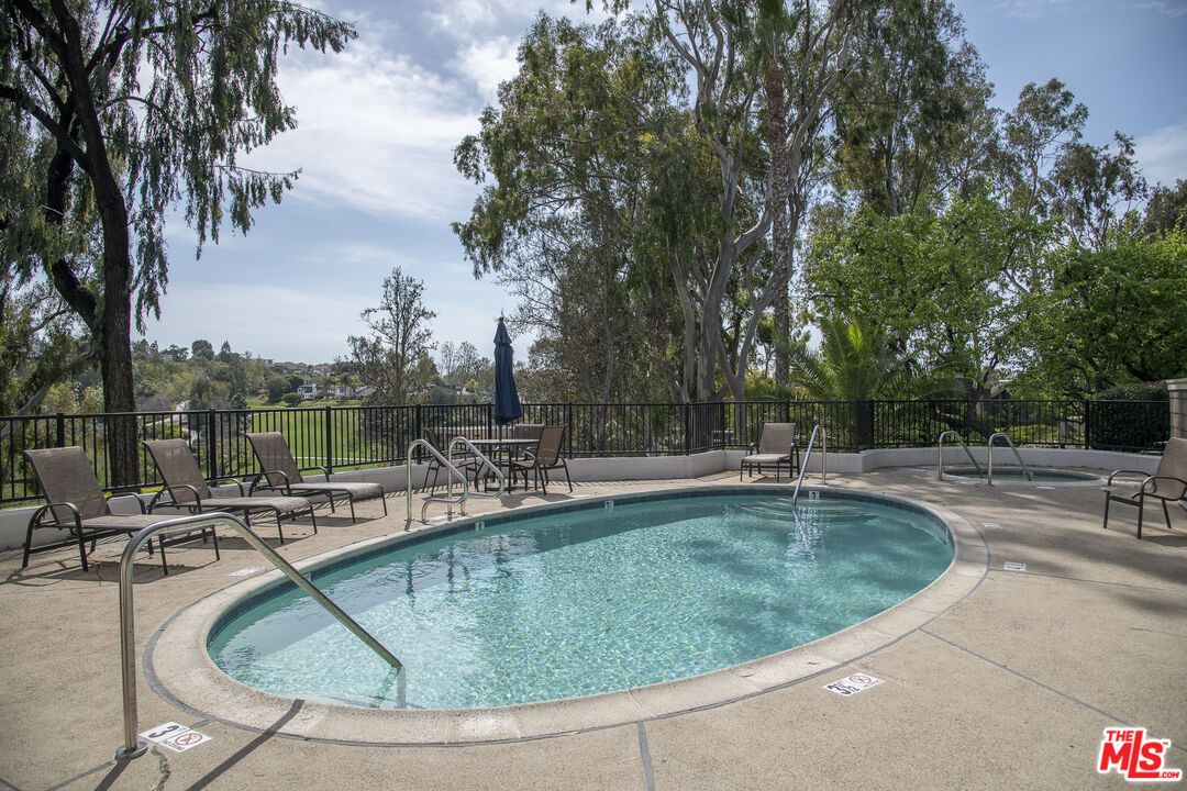 38 Sea Island Dr