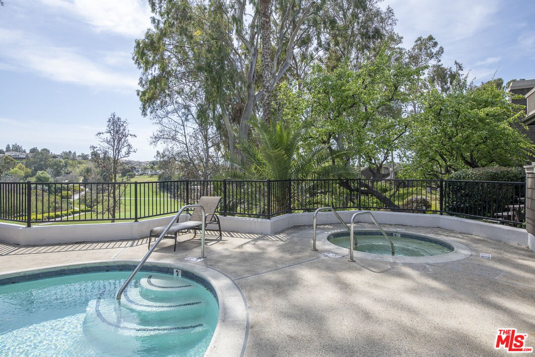 38 Sea Island Dr