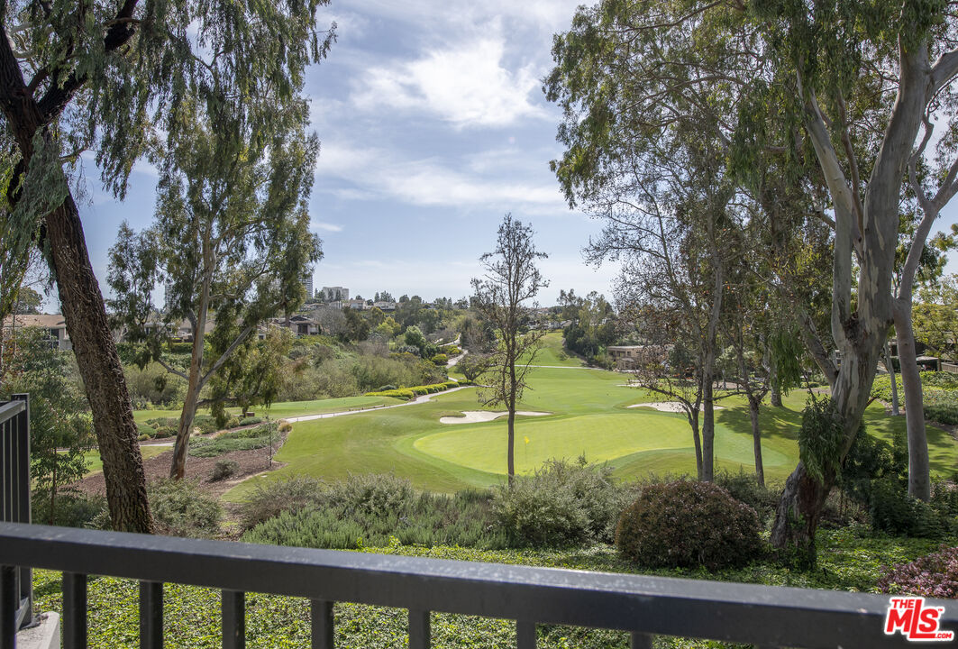 38 Sea Island Dr